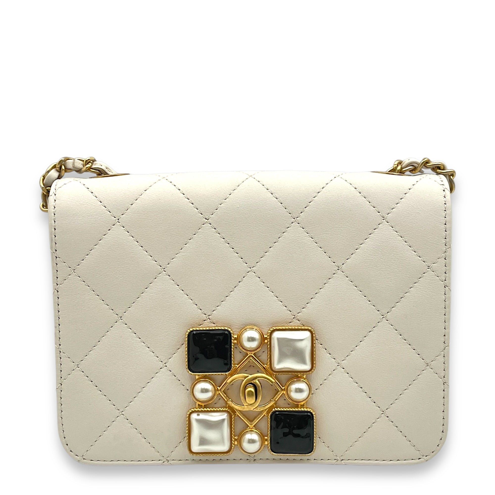 Chanel seasonal flap bag 2020 hotsell