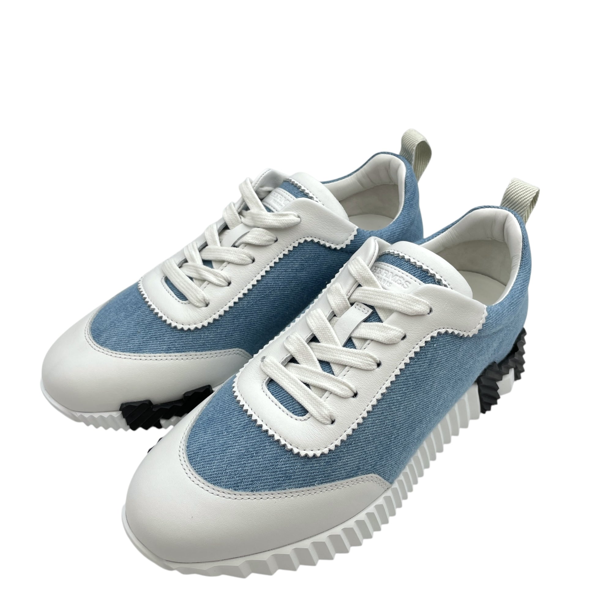 Bouncing 37.5 Bleu Clair/Blanc Sneakers in Calfskin