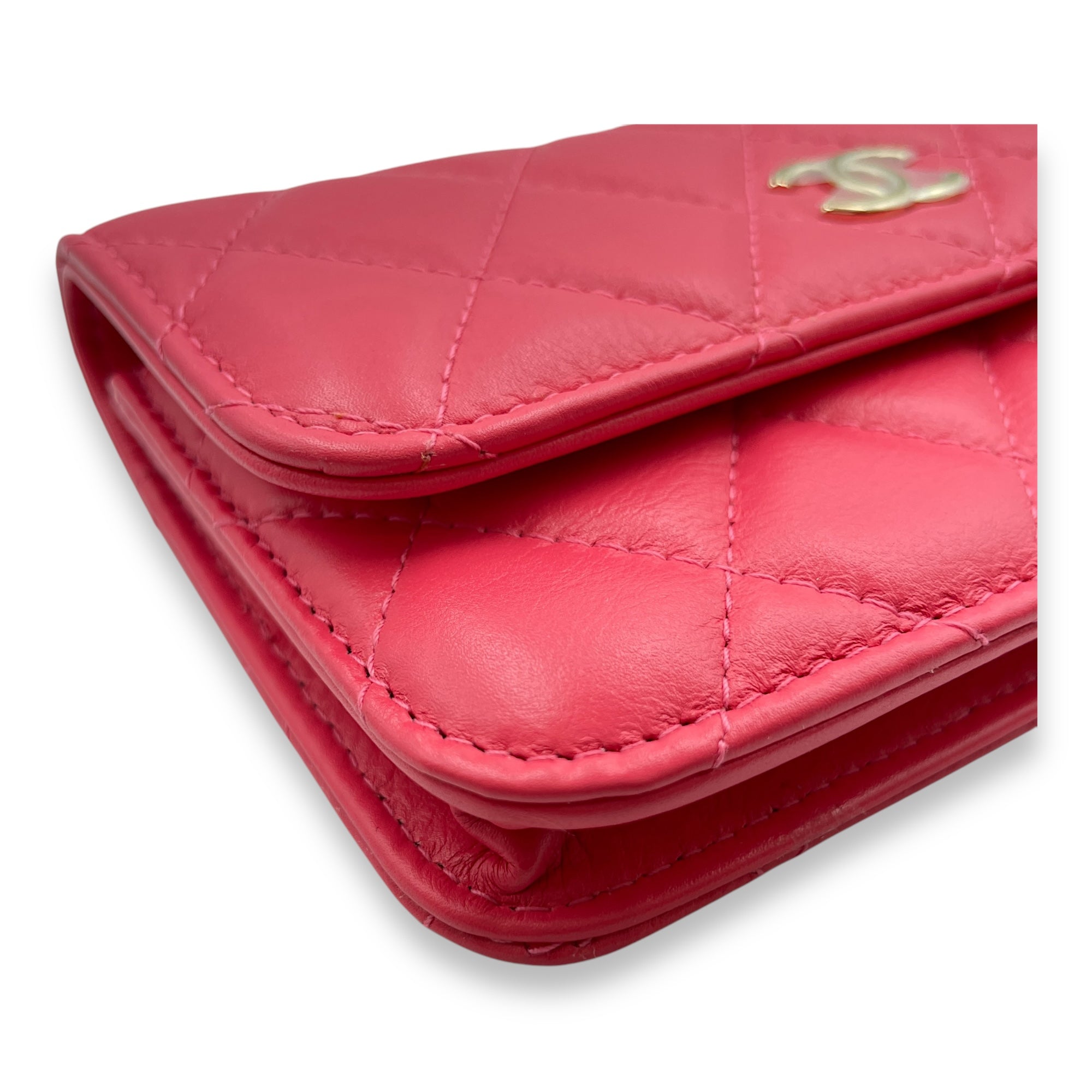 Quilted Vanity With Pearl Strap Mini Pink Crossbody Bag in Lambskin, Pearls, Gold hardware