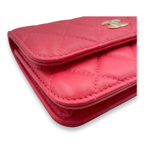 Quilted Vanity With Pearl Strap Mini Pink Crossbody Bag in Lambskin, Pearls, Gold hardware