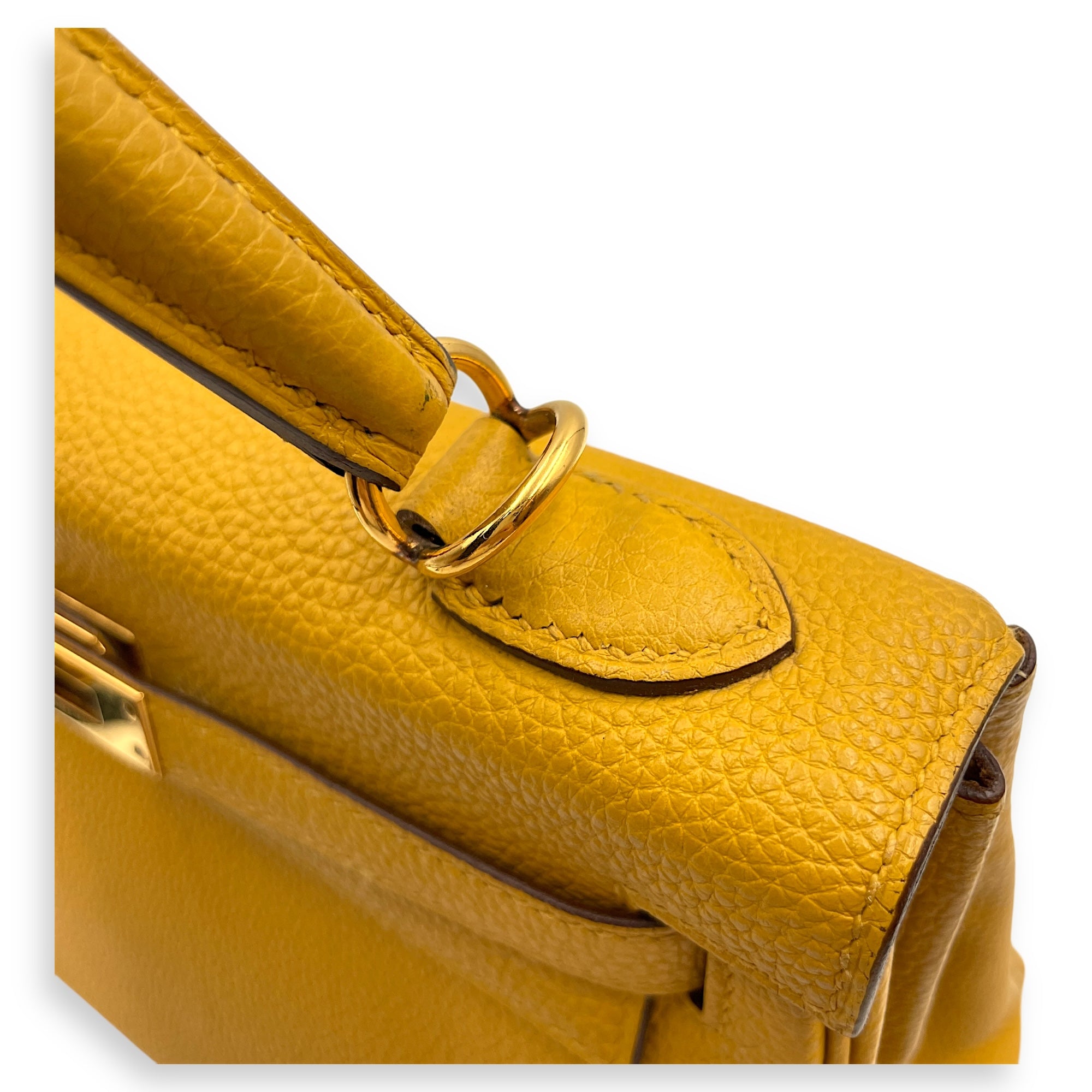 Kelly 25 Jaune Ambre in Togo, Gold hardware