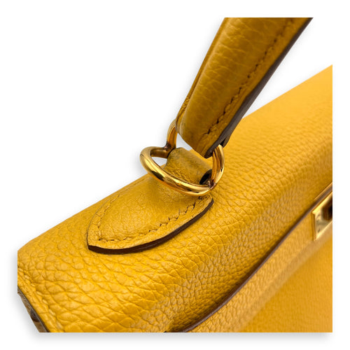 Kelly 25 Jaune Ambre in Togo, Gold hardware