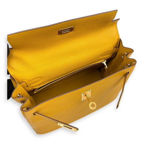 Kelly 25 Jaune Ambre in Togo, Gold hardware