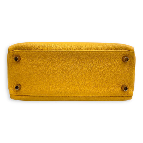 Kelly 25 Jaune Ambre in Togo, Gold hardware