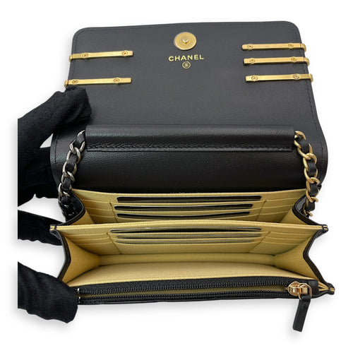 Coco Quilted Clip Mini 15 cm Black Wallet On Chain in Calfskin, Gold hardware