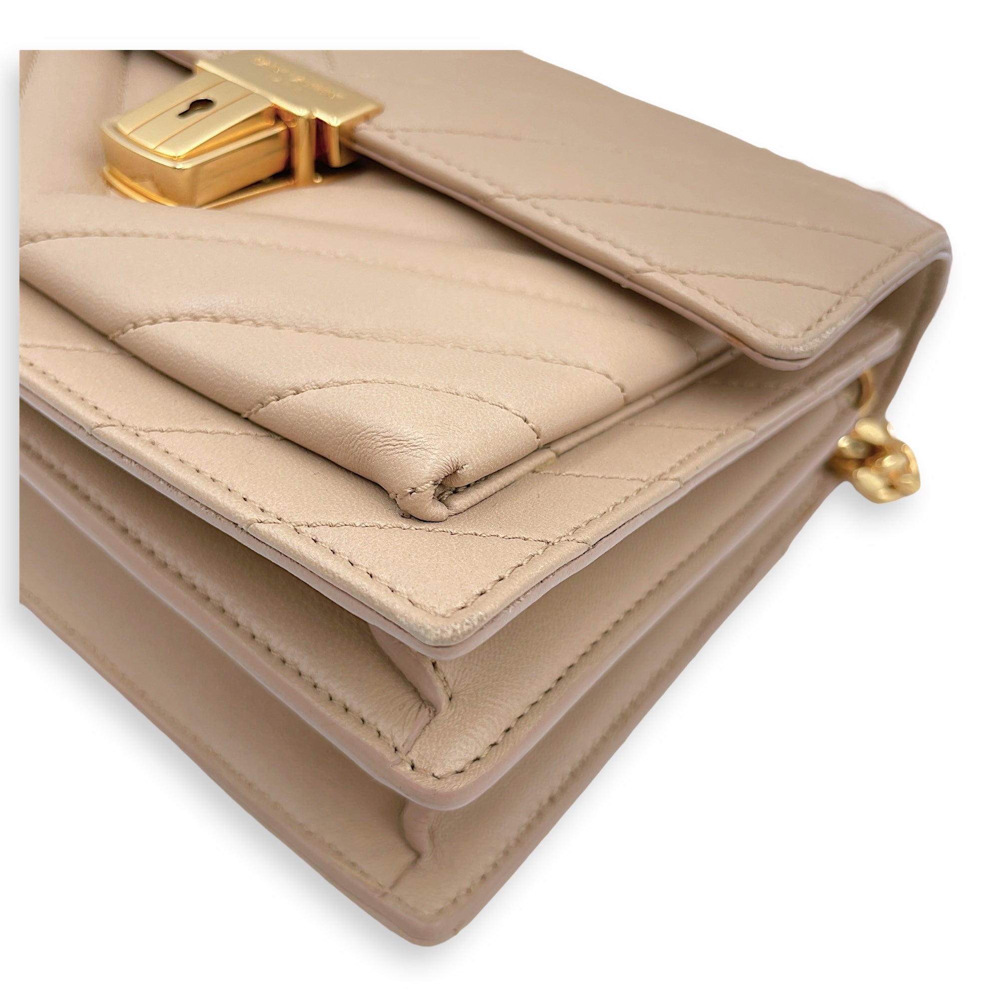 Matelassé Medium Beige Crossbody Bag in Calfskin, Gold hardware