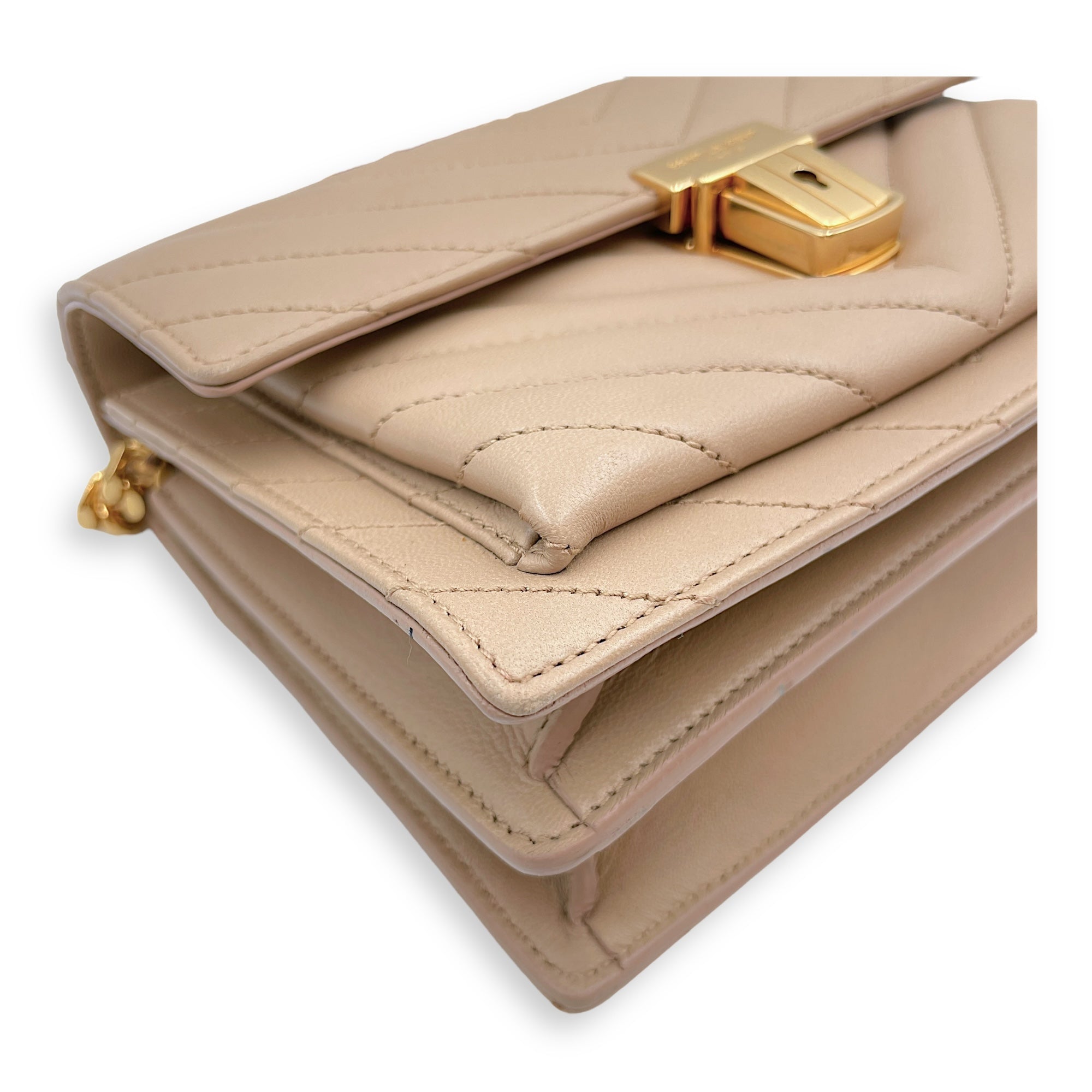 Matelassé Medium Beige Crossbody Bag in Calfskin, Gold hardware