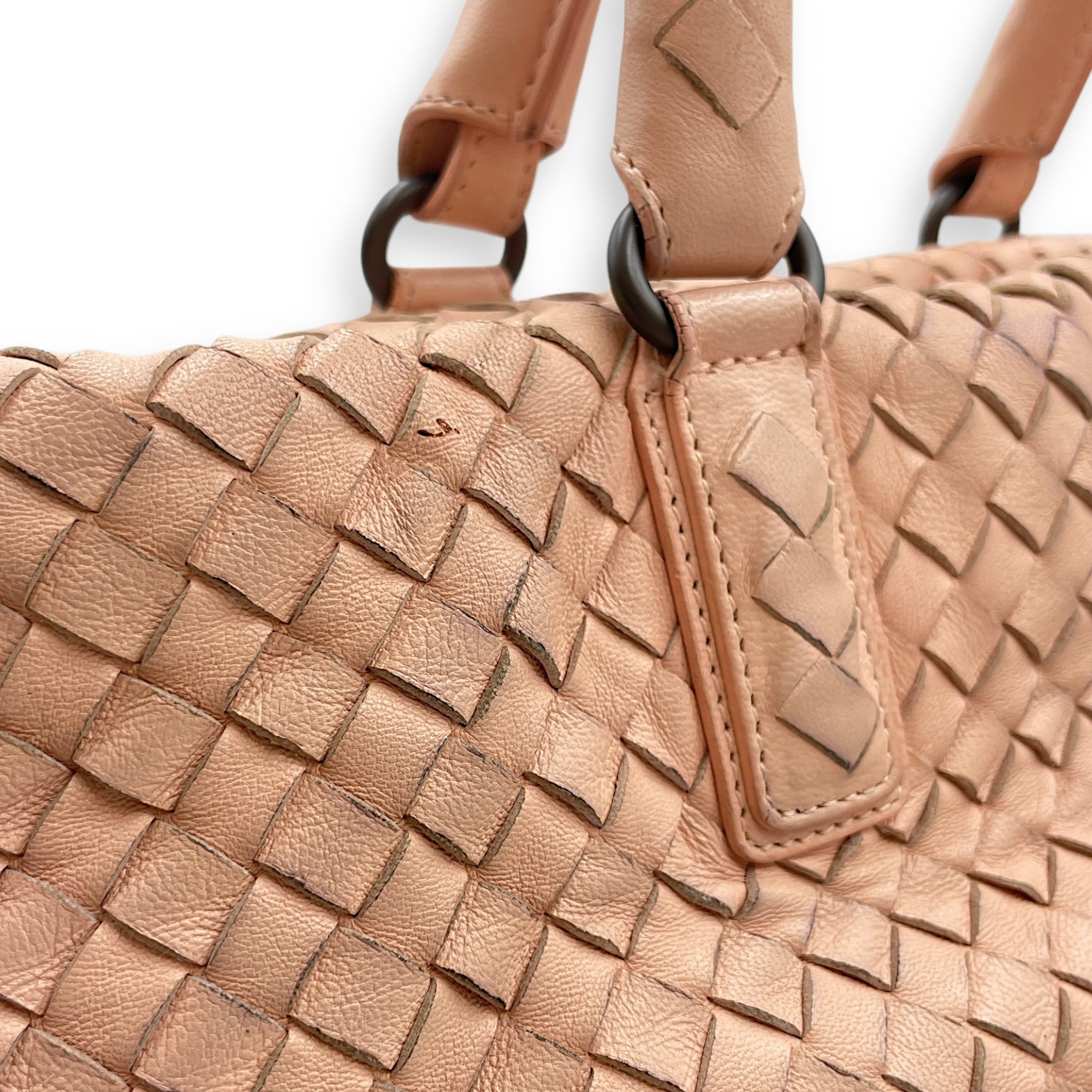 Intrecciator Peach Shoulder Bag in Nappa Leather, Brunito hardware