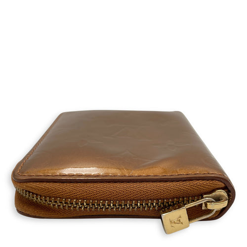 Zippy Compact Brown Card Holder in Vernis, Gold hardware