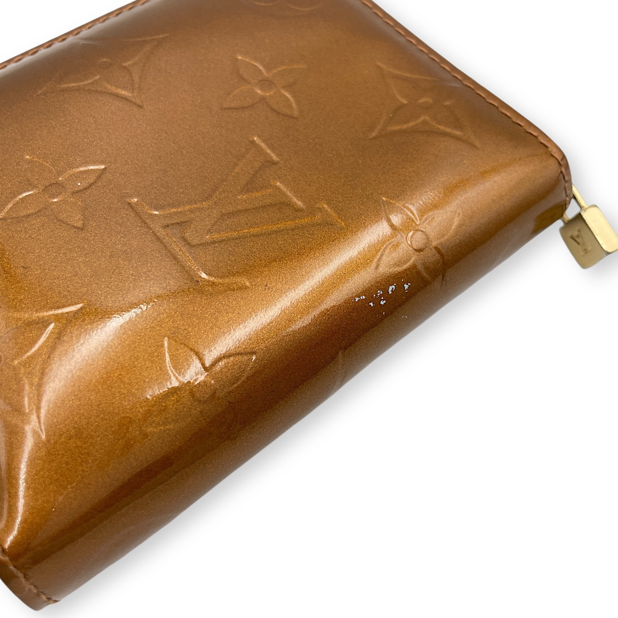 Zippy Compact Brown Card Holder in Vernis, Gold hardware