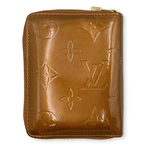 Zippy Compact Brown Card Holder in Vernis, Gold hardware