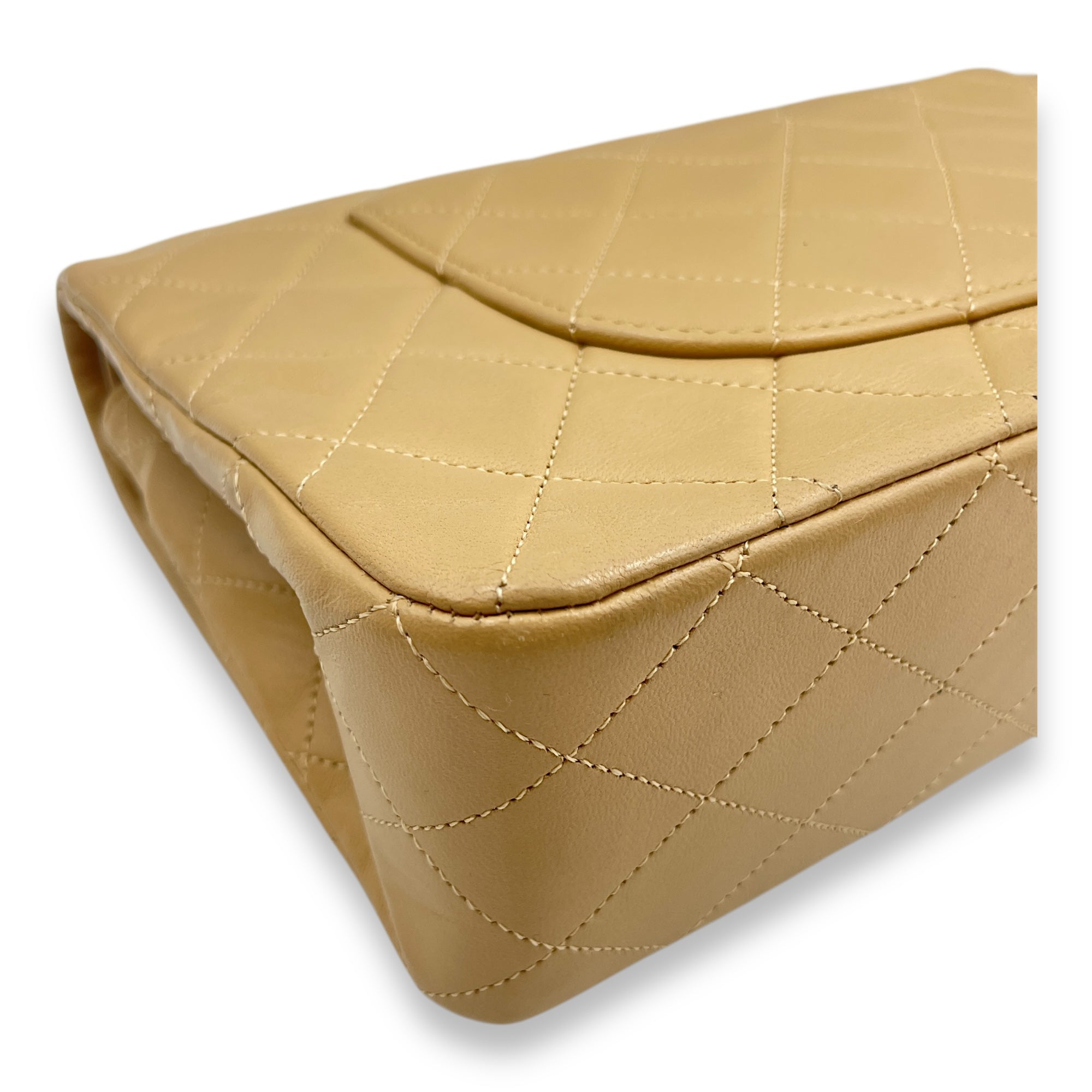 Vintage Classic (DF) 2.55 Beige Shoulder Bag in Lambskin, Gold hardware