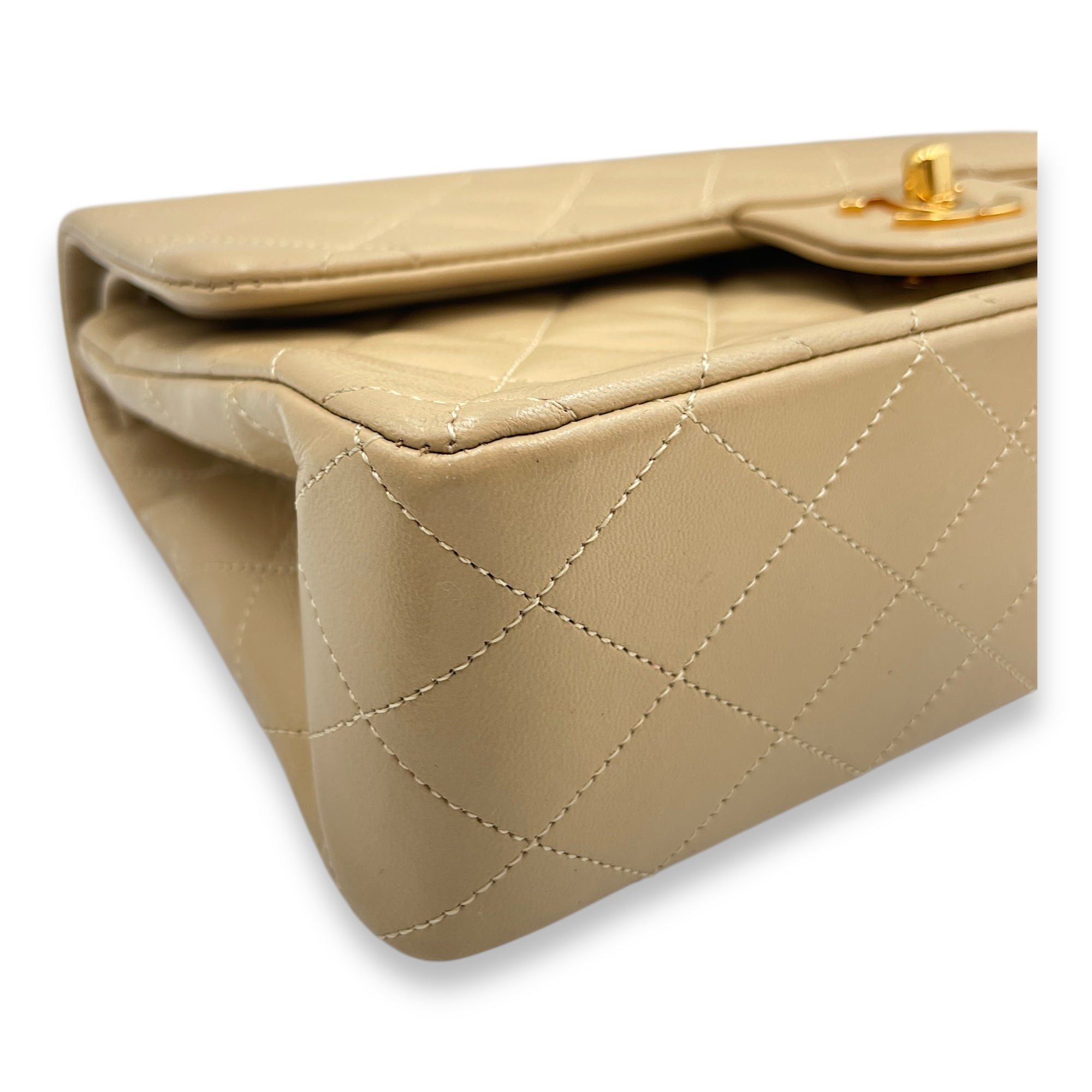 Vintage Classic (DF) 2.55 Beige Shoulder Bag in Lambskin, Gold hardware