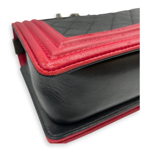 Bi-Colour Medium Boy Red/Black Crossbody Bag in Lambskin, Brushed Palladium hardware