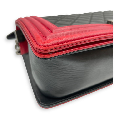 Bi-Colour Medium Boy Red/Black Crossbody Bag in Lambskin, Brushed Palladium hardware