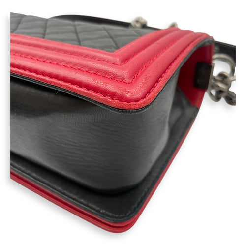 Bi-Colour Medium Boy Red/Black Crossbody Bag in Lambskin, Brushed Palladium hardware