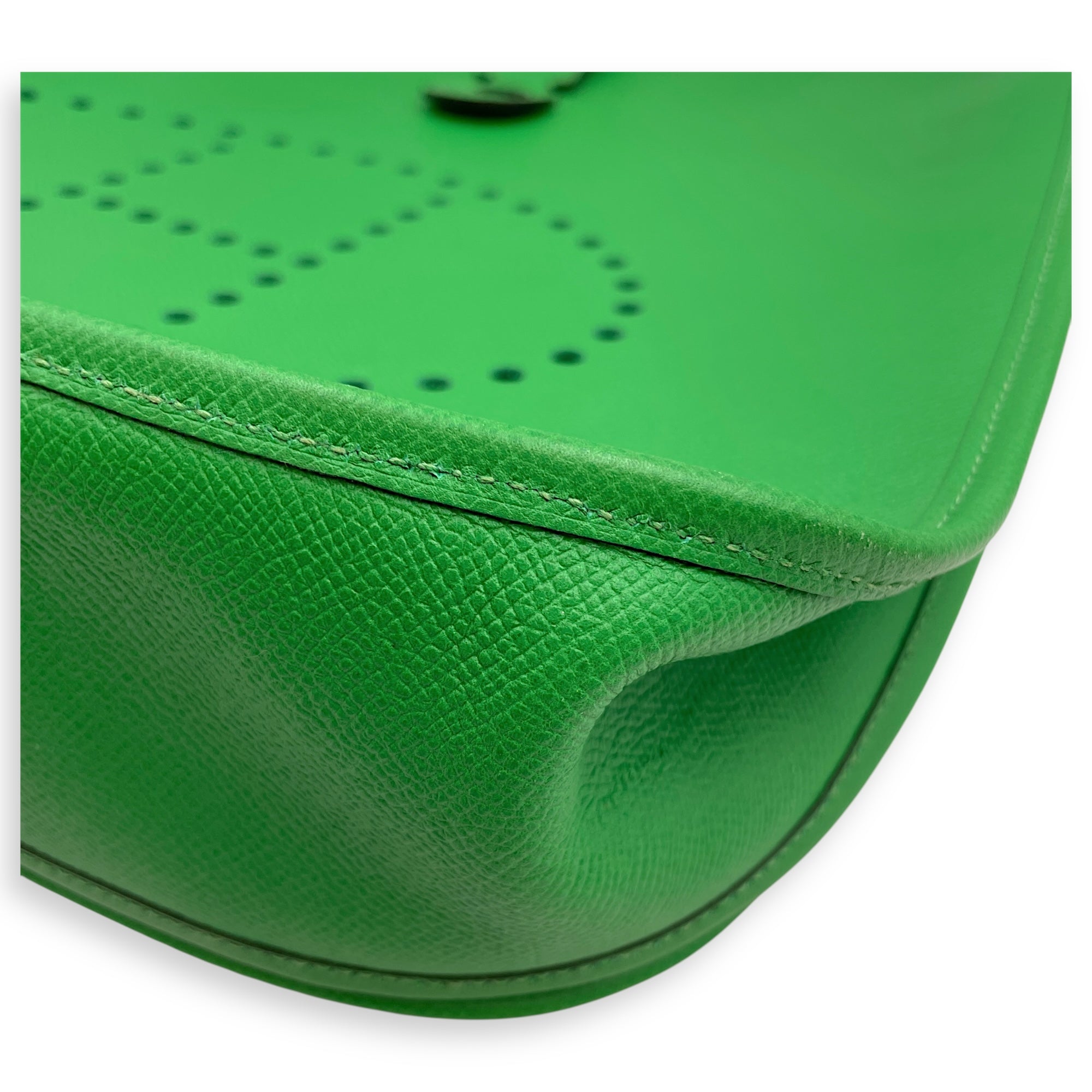 Evelyne III GM Bambou in Epsom, Palladium hardware