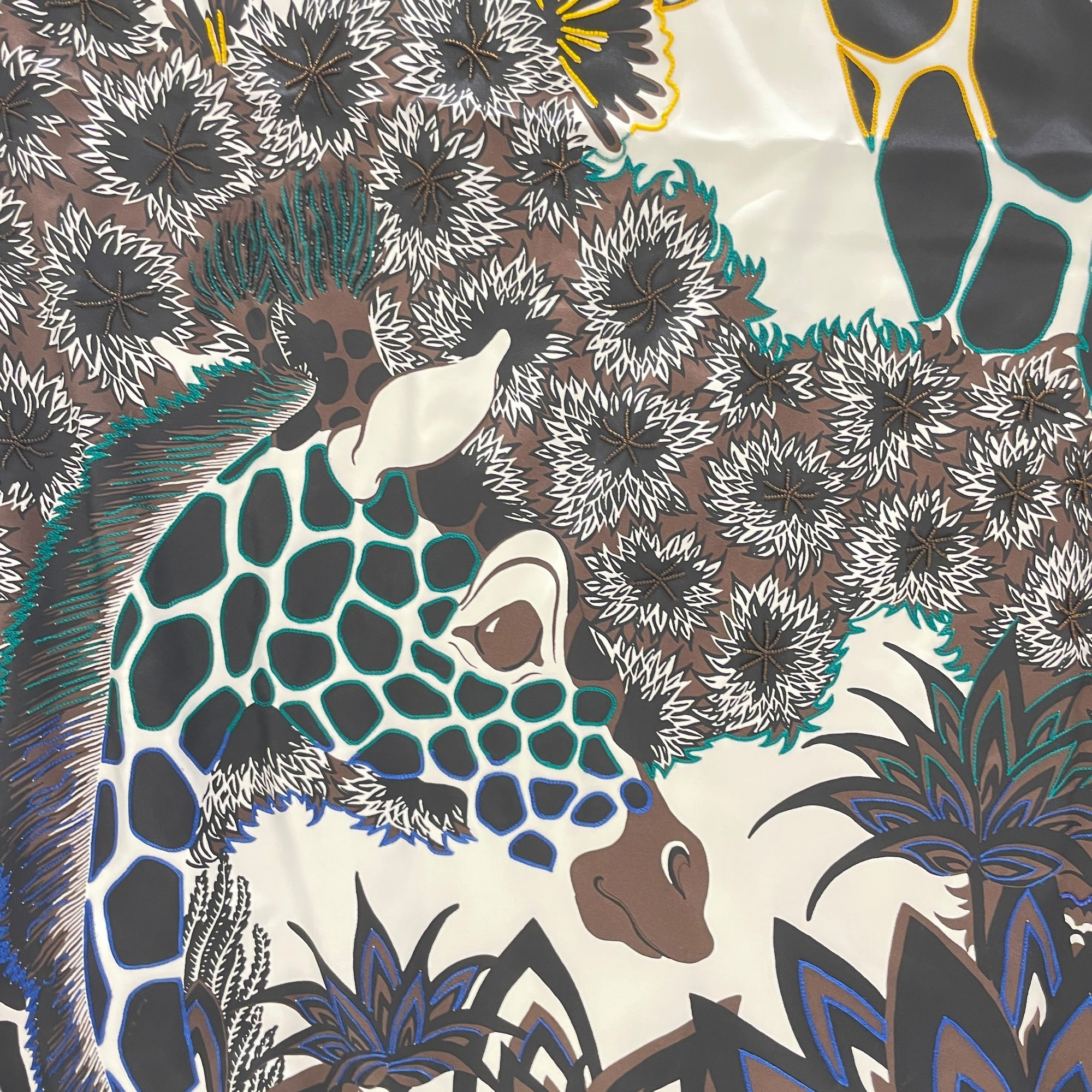 The Three Graces 90 Noir/Cacao/Blanc Scarf