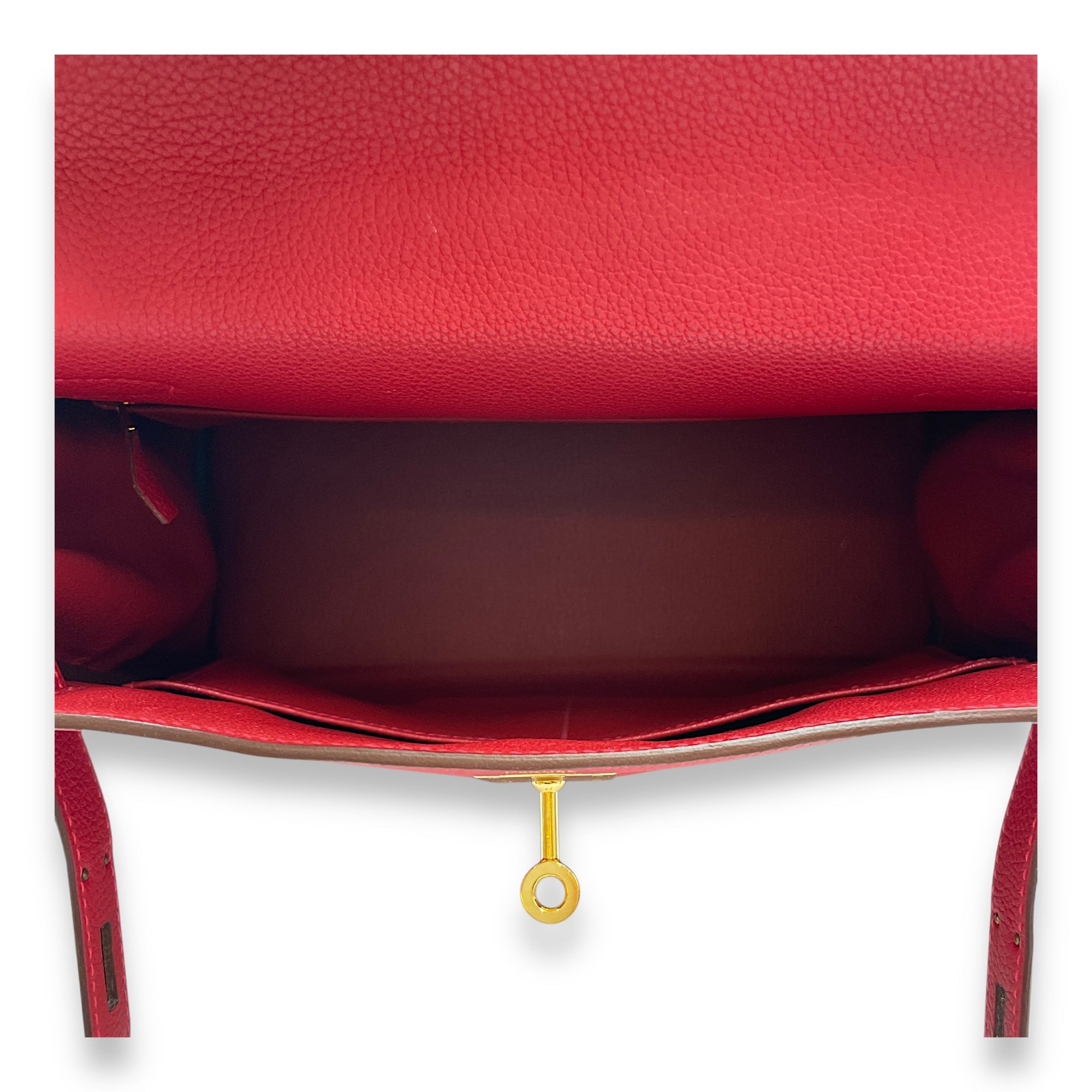 Kelly 28 Rouge Vif in Togo, Gold hardware