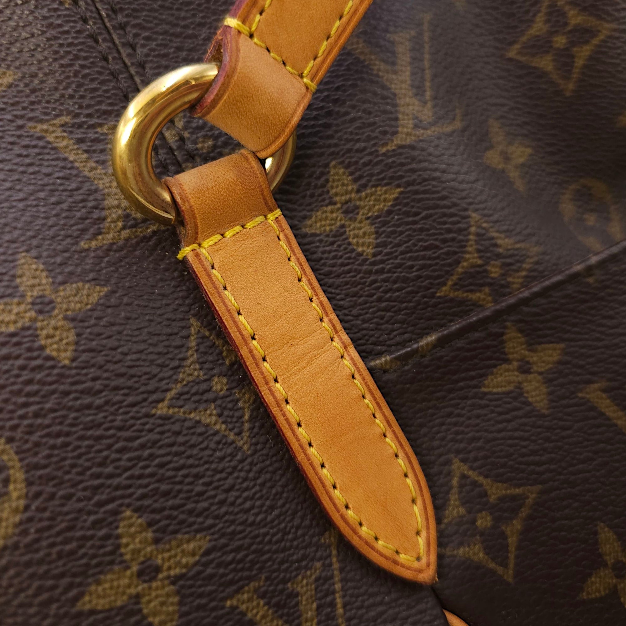 Totally MM Monogram Brown Shoulder Bag in Canvas, Gold hardware