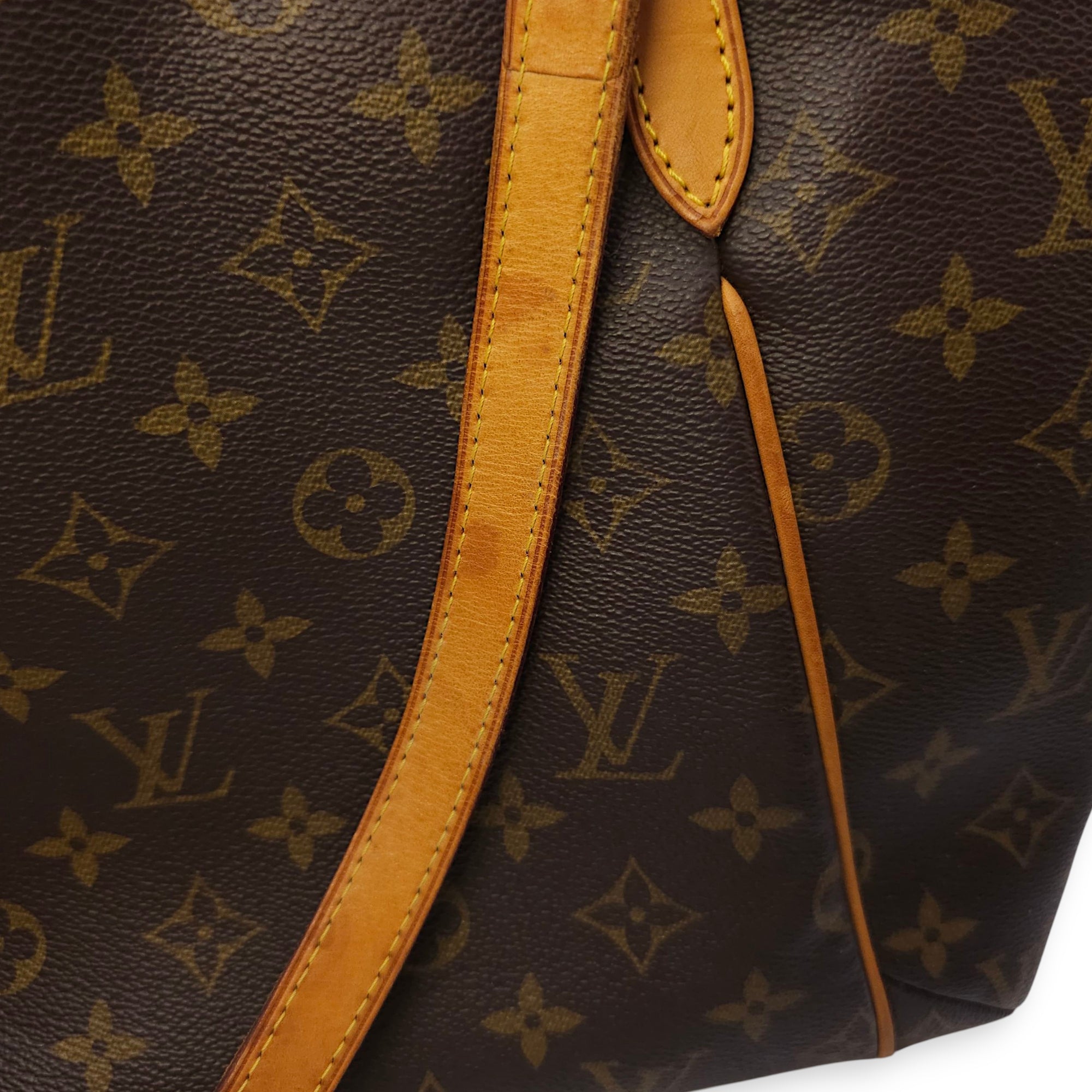 Totally MM Monogram Brown Shoulder Bag in Canvas, Gold hardware