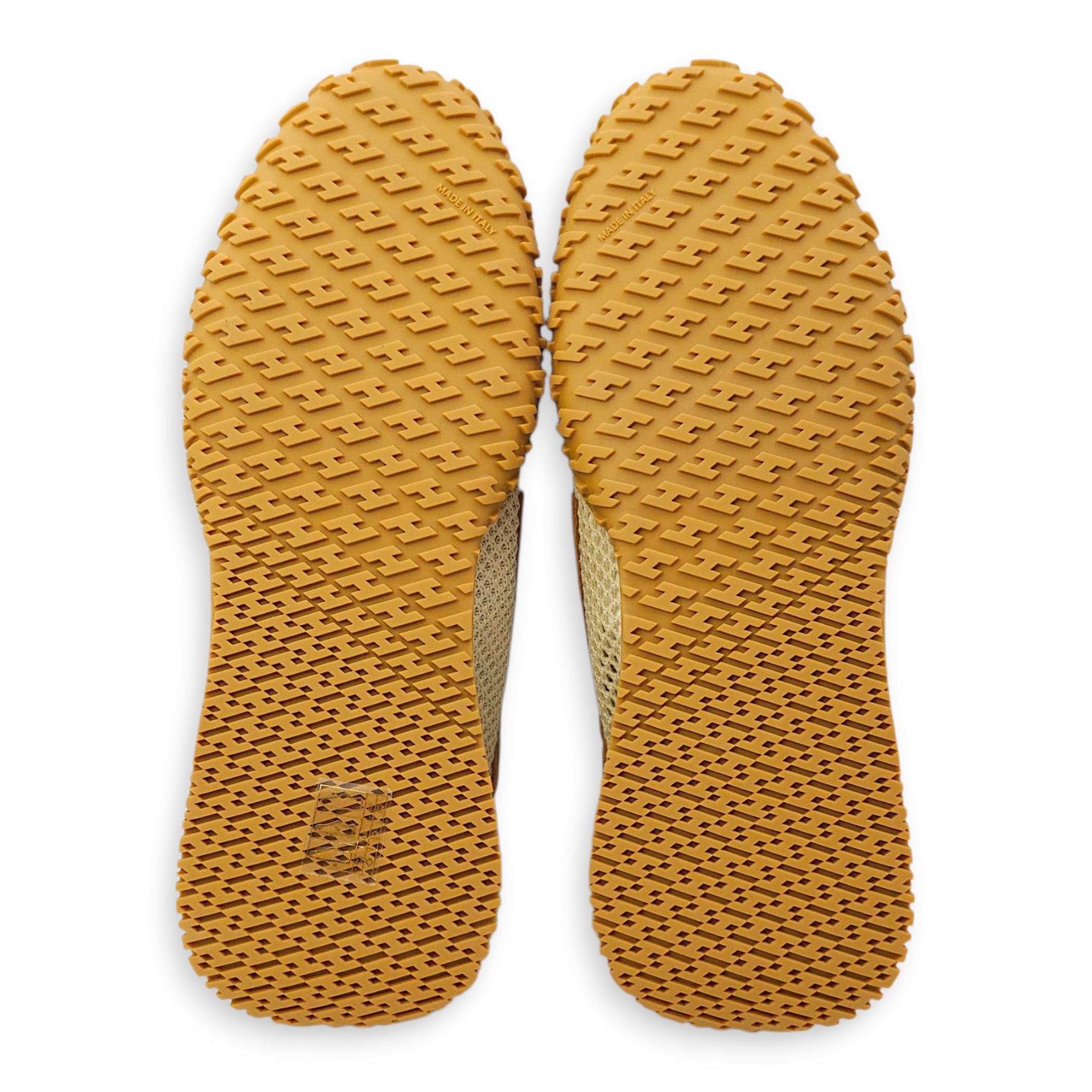 Jet 38 Sneaker