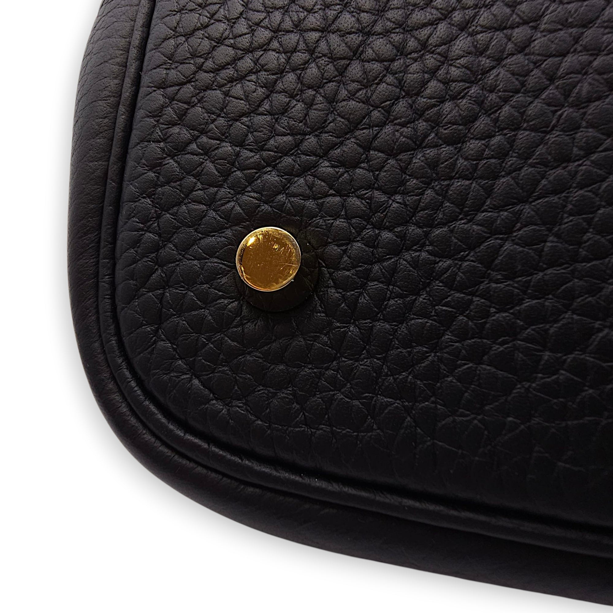 Picotin 22 Black in Clemence, Gold hardware