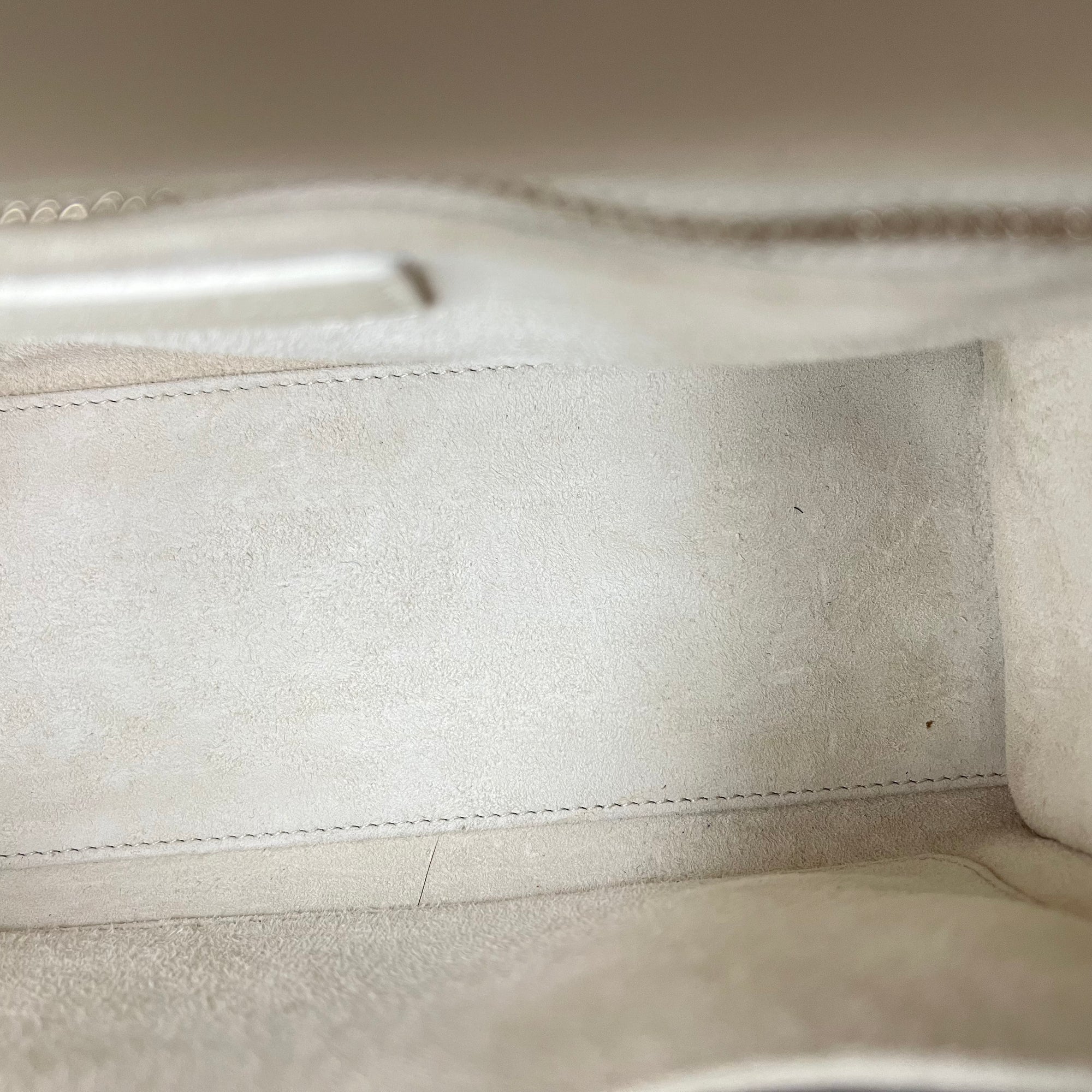 Lady Dior Top Handle Bag Medium White in Lambskin, Ultramatte hardware