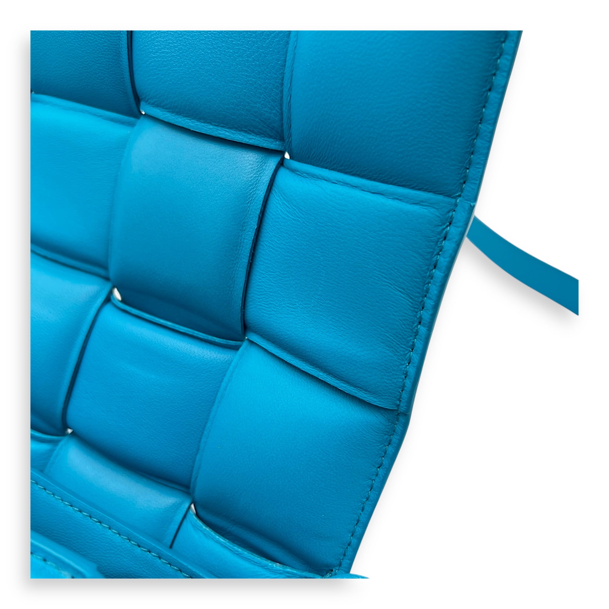 Padded Cassette Shoulder Bag Blue in Lambskin, Gold hardware