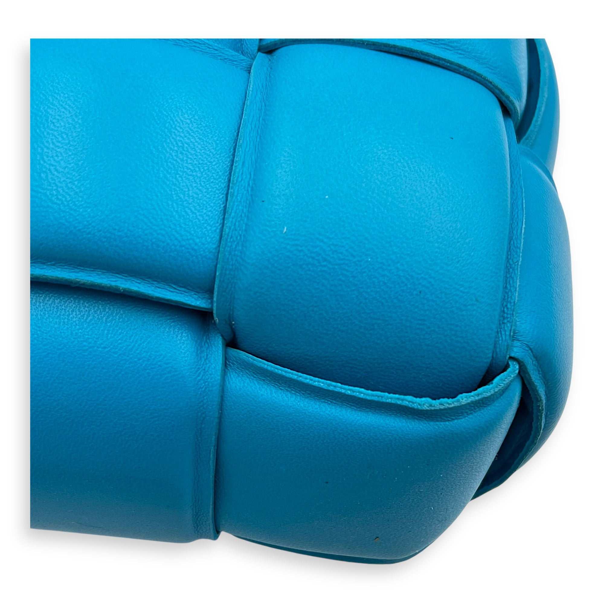 Padded Cassette Shoulder Bag Blue in Lambskin, Gold hardware