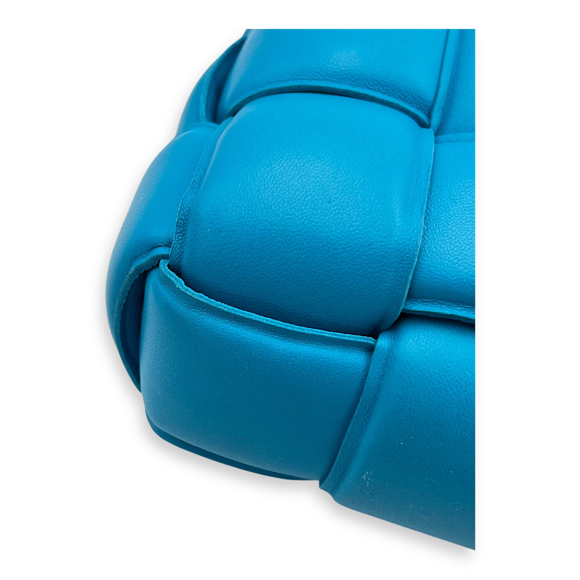 Padded Cassette Shoulder Bag Blue in Lambskin, Gold hardware