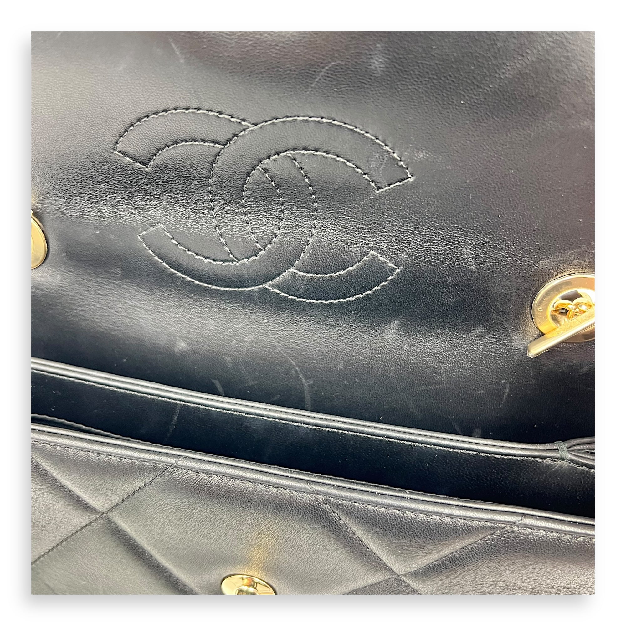 Trendy CC Shoulder Bag Black in Lambskin, Gold hardware