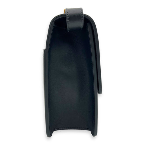 30 Montaigne Shoulder Bag Medium Black in Calfskin, Gold hardware