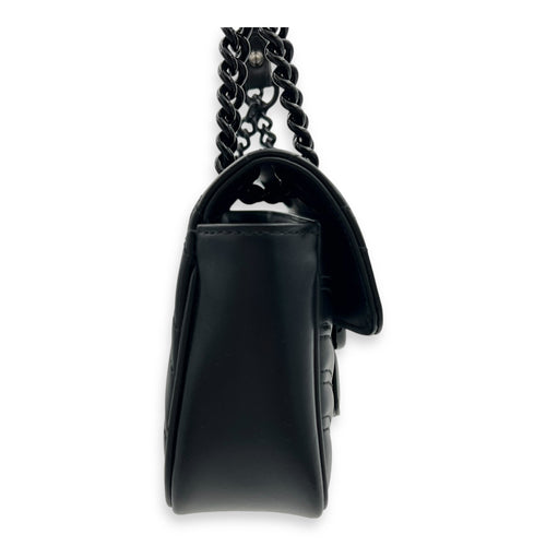 GG Marmont Shoulder Bag Small Black in Calfskin, black hardware