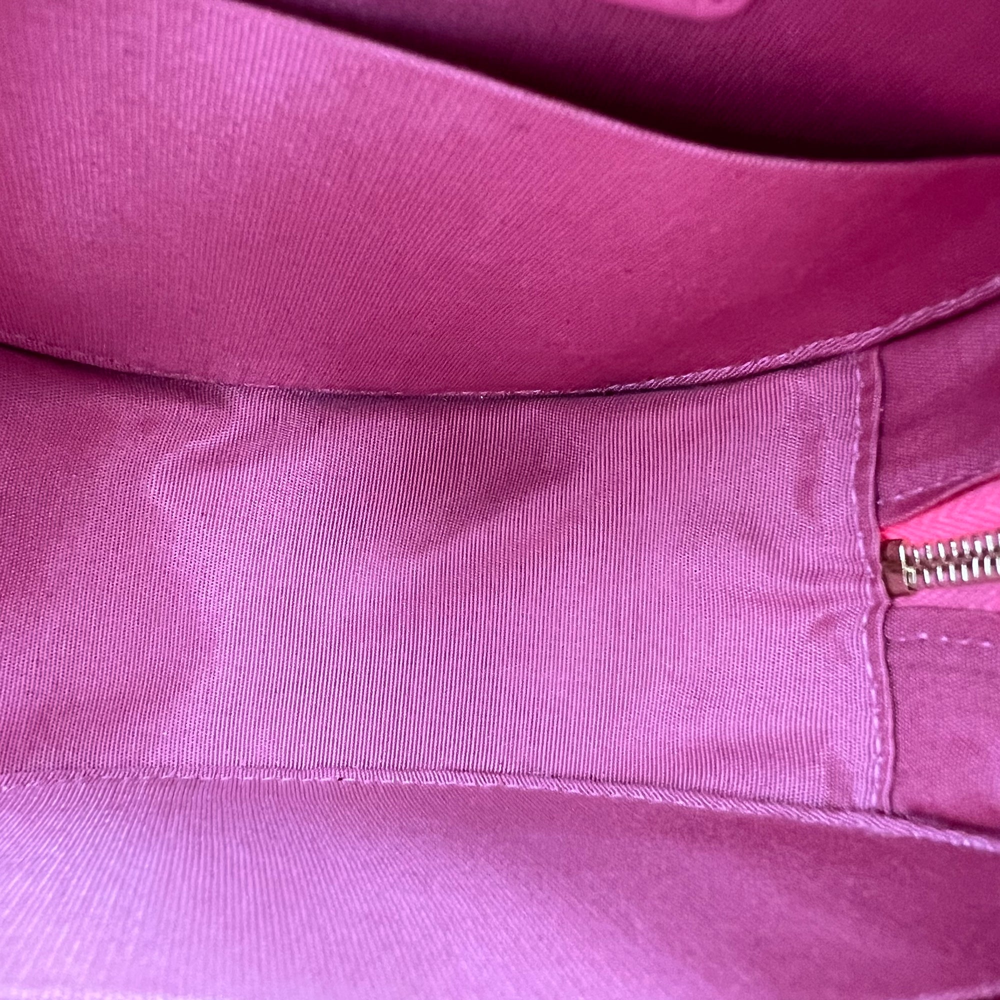 CC Round Crossbody Bag Pink in Lambskin, Gold hardware