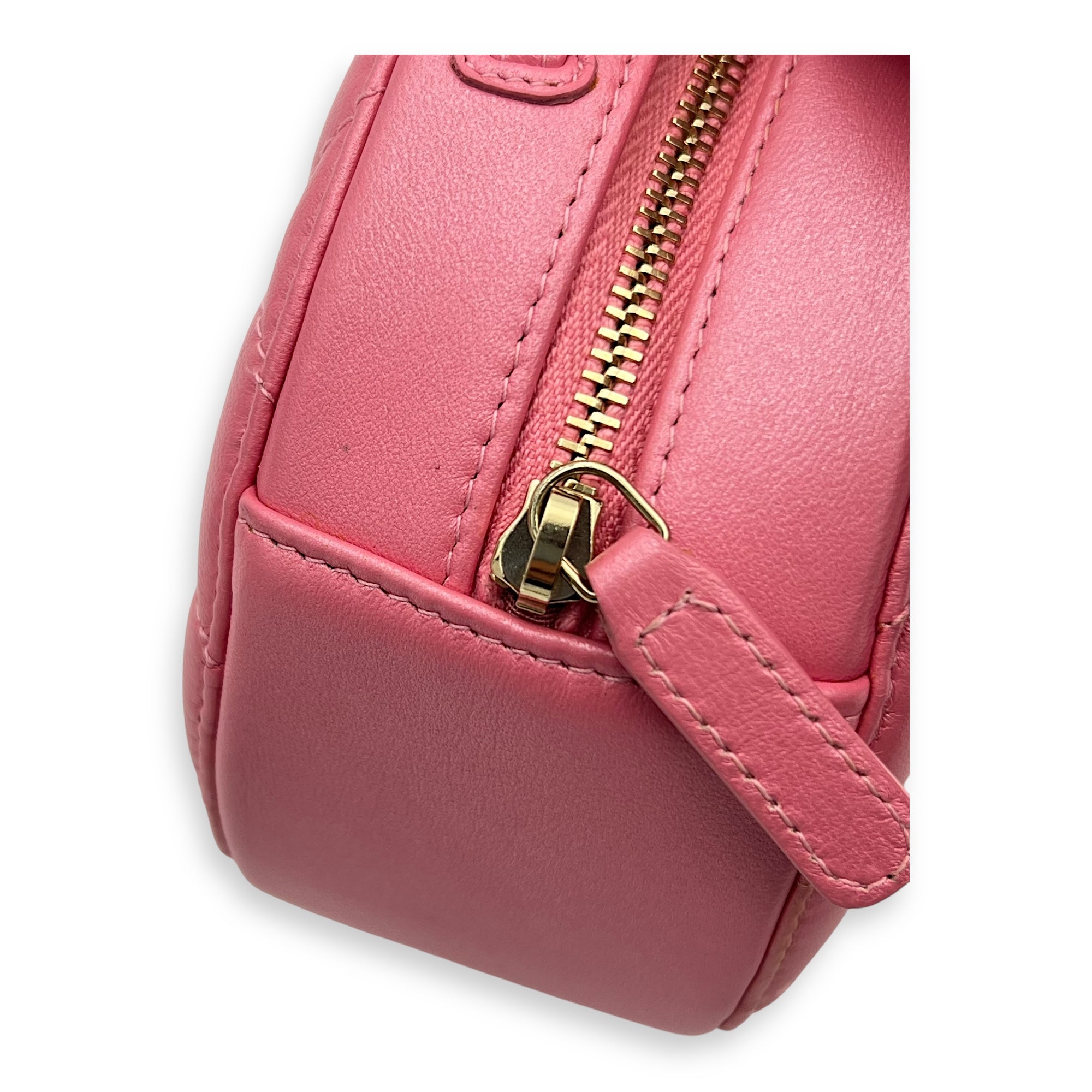 CC Round Crossbody Bag Pink in Lambskin, Gold hardware