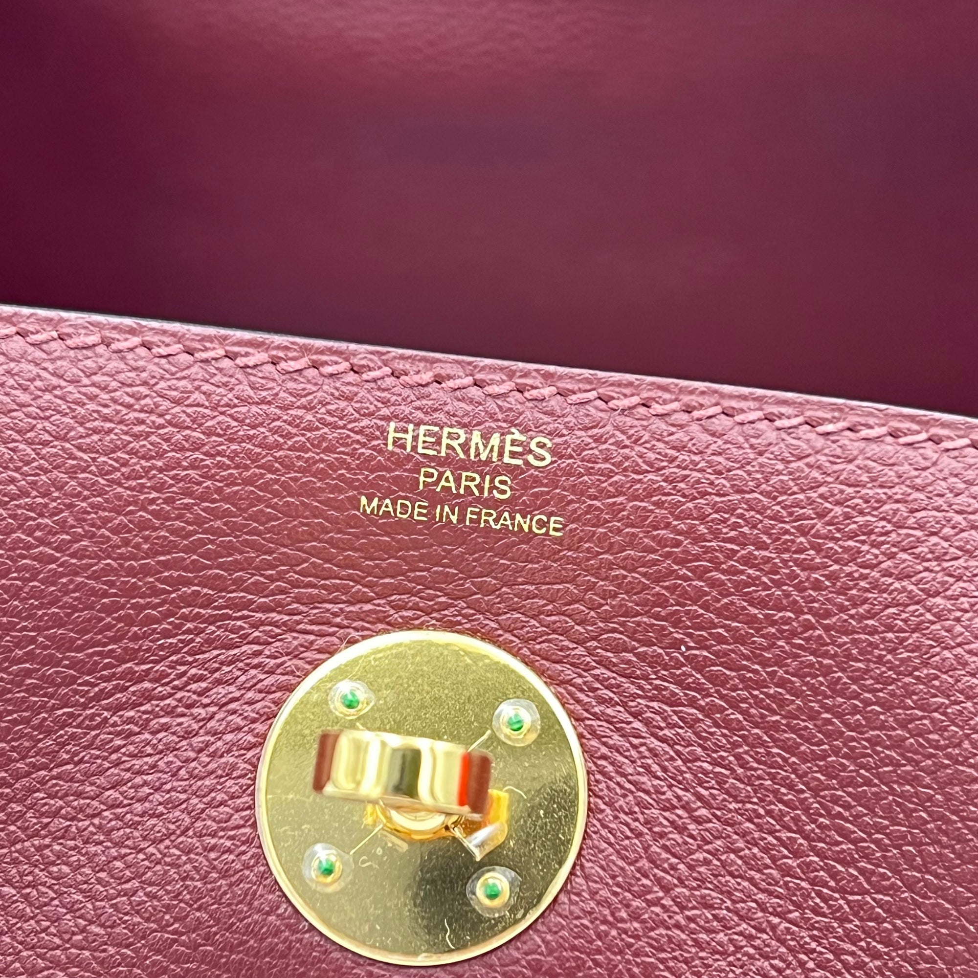 Lindy 26 Rouge sellier Shoulder Bag in Swift, Gold hardware