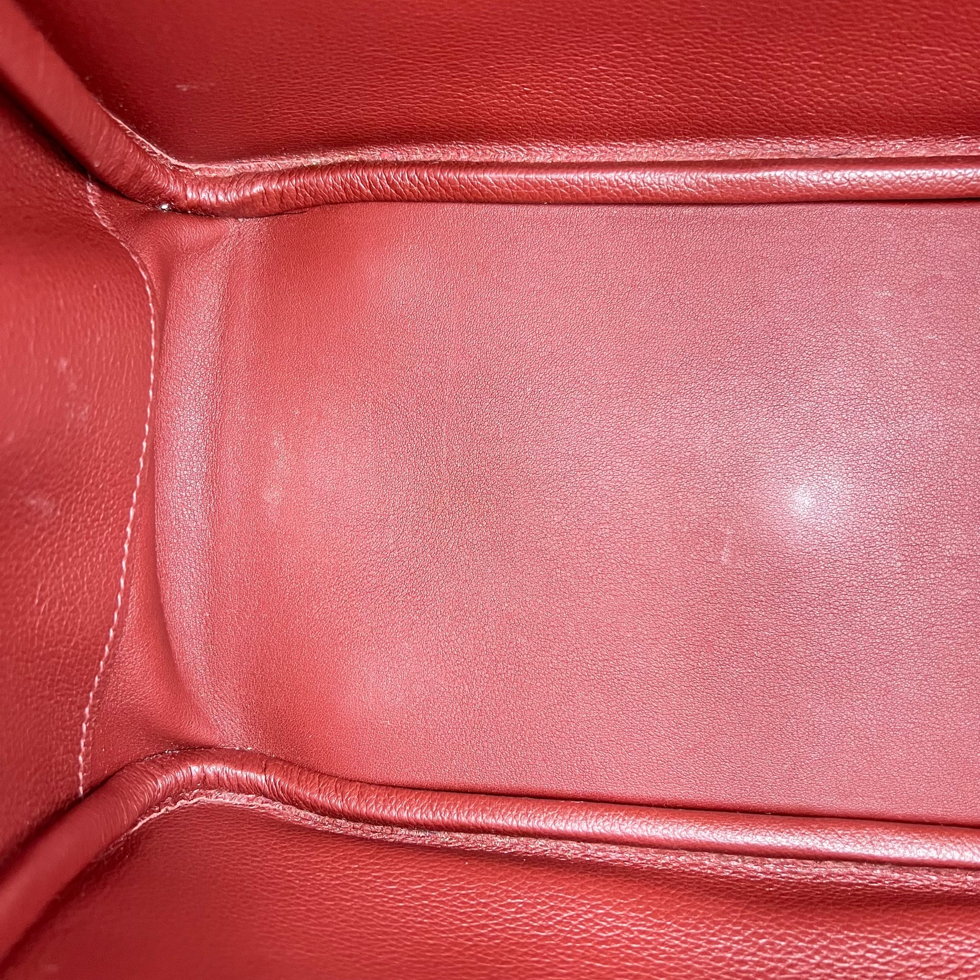 Lindy 26 Rouge sellier Shoulder Bag in Swift, Gold hardware