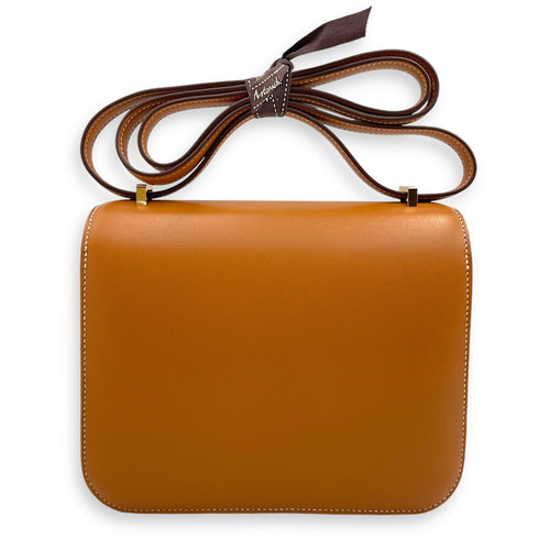 Constance 18 Naturel Sable Top Handle Bag in Veau Butler, Gold hardware