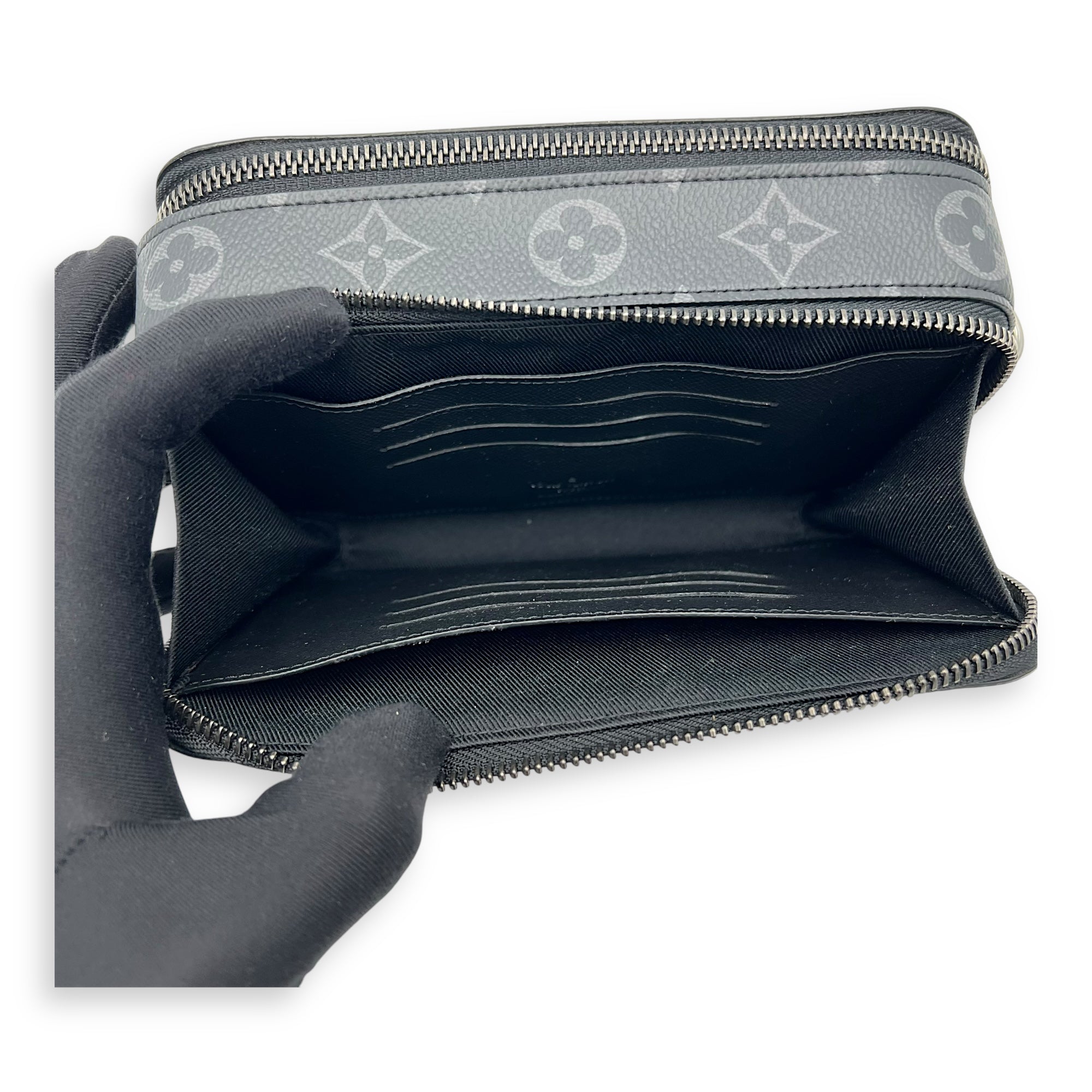 Louis Vuitton Alpha Wearable Wallet Grey Crossbody Bag in Monogram Coated Canvas, Silver hardware_6