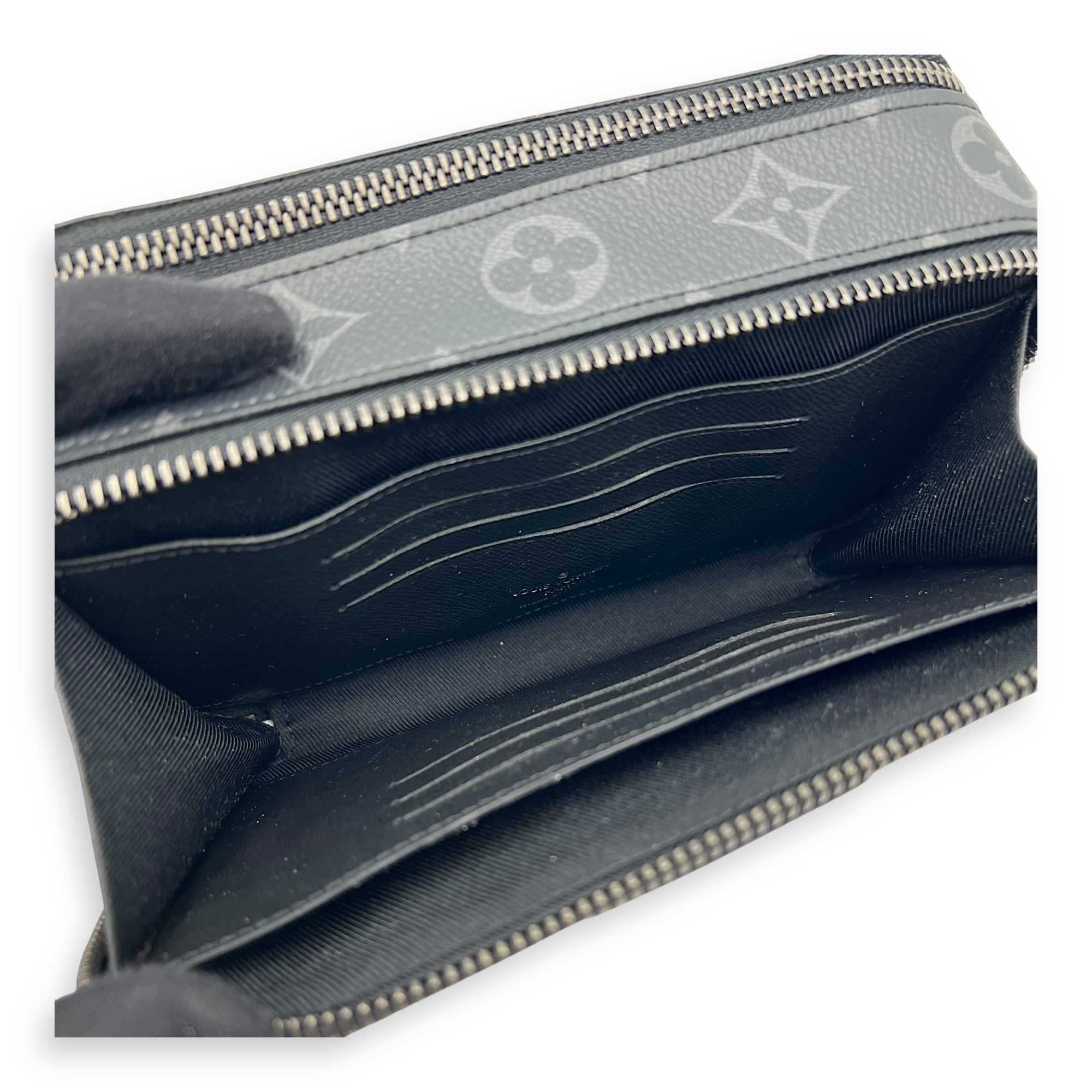 Louis Vuitton Alpha Wearable Wallet Grey Crossbody Bag in Monogram Coated Canvas, Silver hardware_7