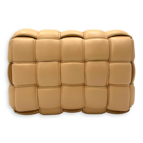 Bottega Veneta Cassette Shoulder Bag Beige in Lambskin, Gold hardware_2