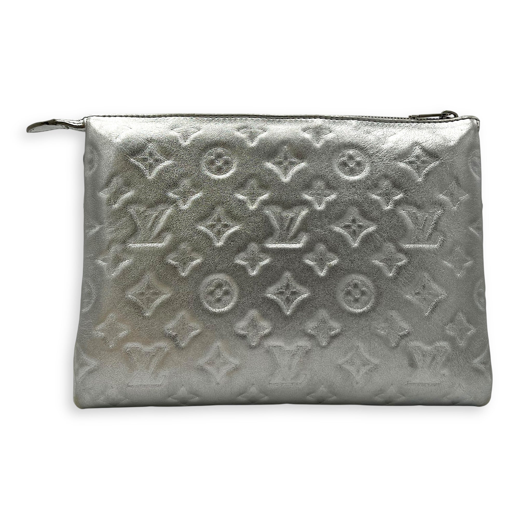Louis Vuitton Coussin PM Silver Shoulder Bag in Lambskin, Silver hardware_2