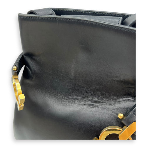 Salvatore Ferragamo Gancini Shoulder Bag Black in Calfskin, Gold hardware_10