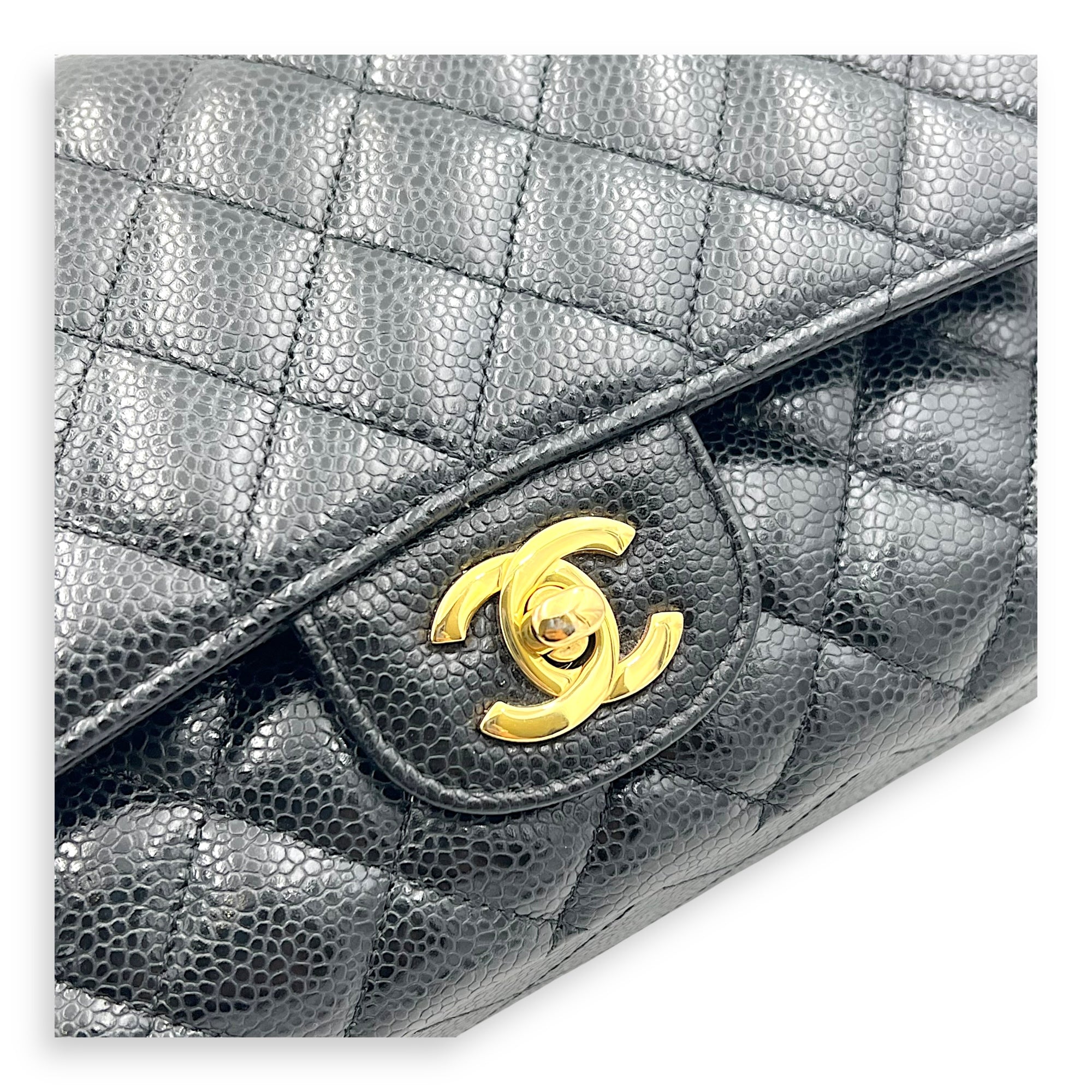 Chanel Classic Flap Medium Black Shoulder Bag in Caviar Leather, Gold hardware_6