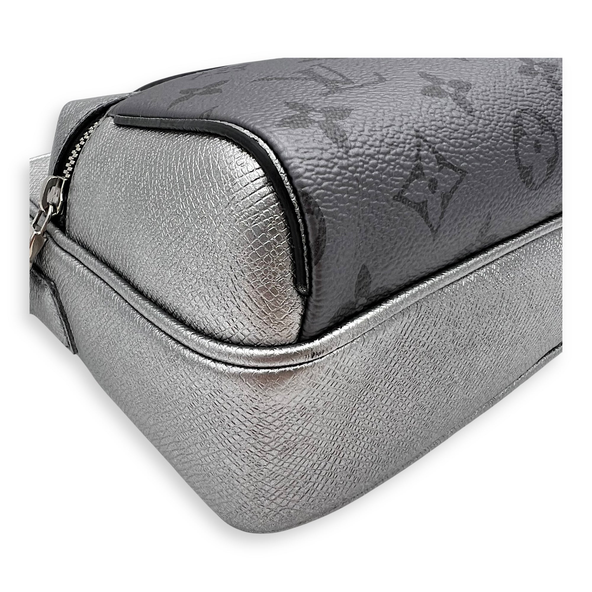 Louis Vuitton Logo Silver Messenger in Monogram Coated Canvas, Silver hardware_7