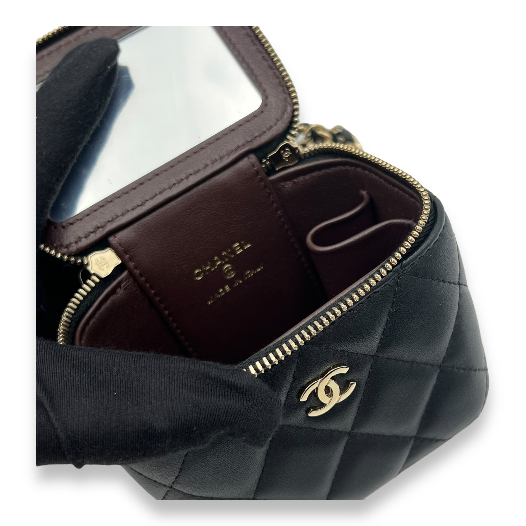 Chanel Vanity Crossbody Bag Black in Lambskin, Gold hardware_8