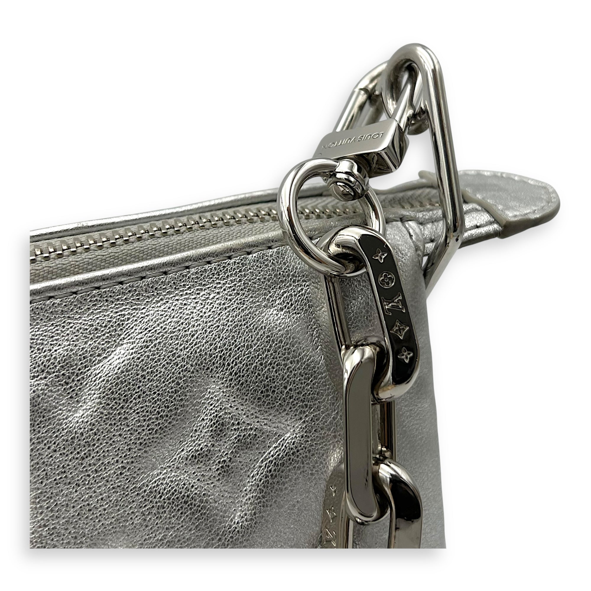 Louis Vuitton Coussin PM Silver Shoulder Bag in Lambskin, Silver hardware_7