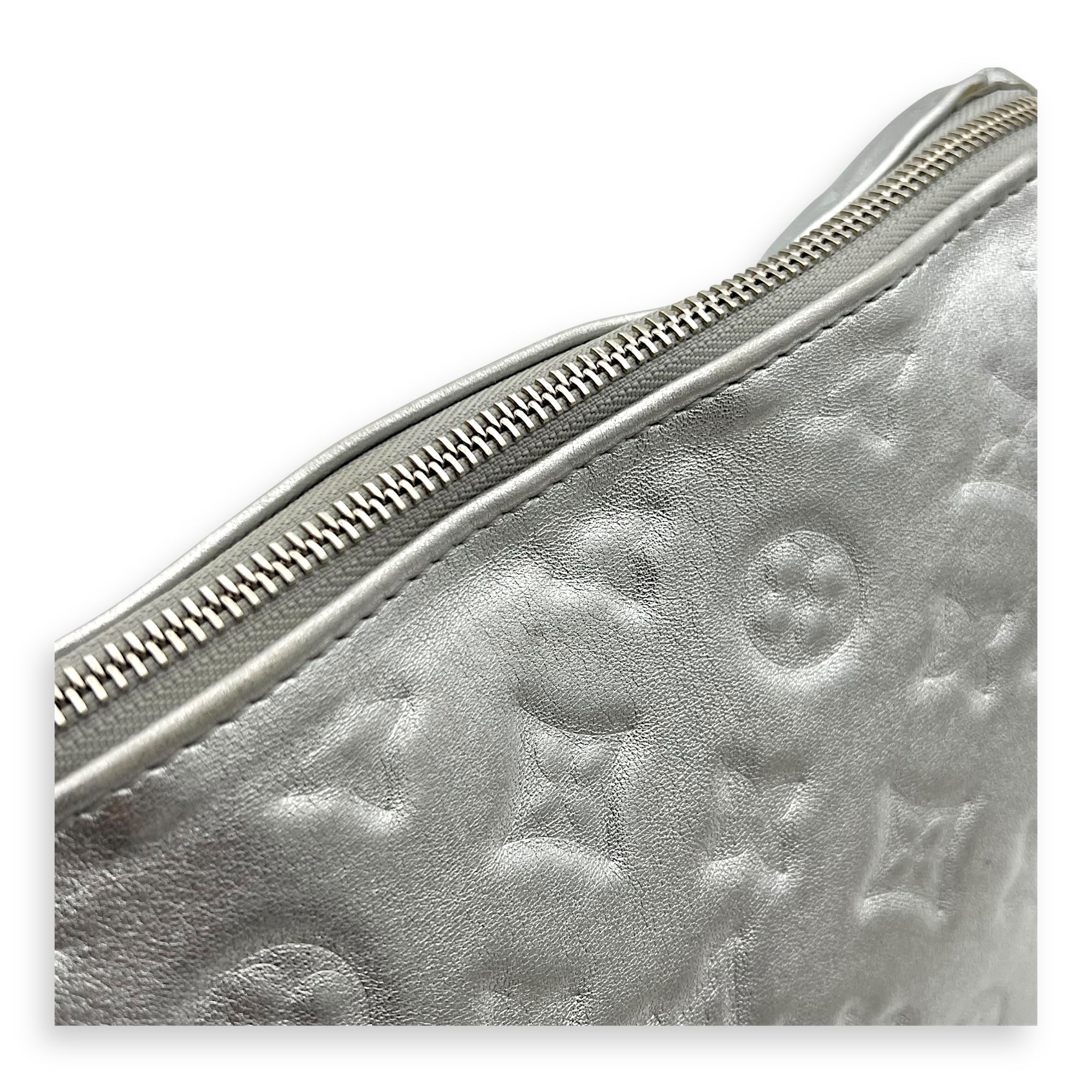 Louis Vuitton Coussin Shoulder Bag Silver in Lambskin, Silver hardware_8