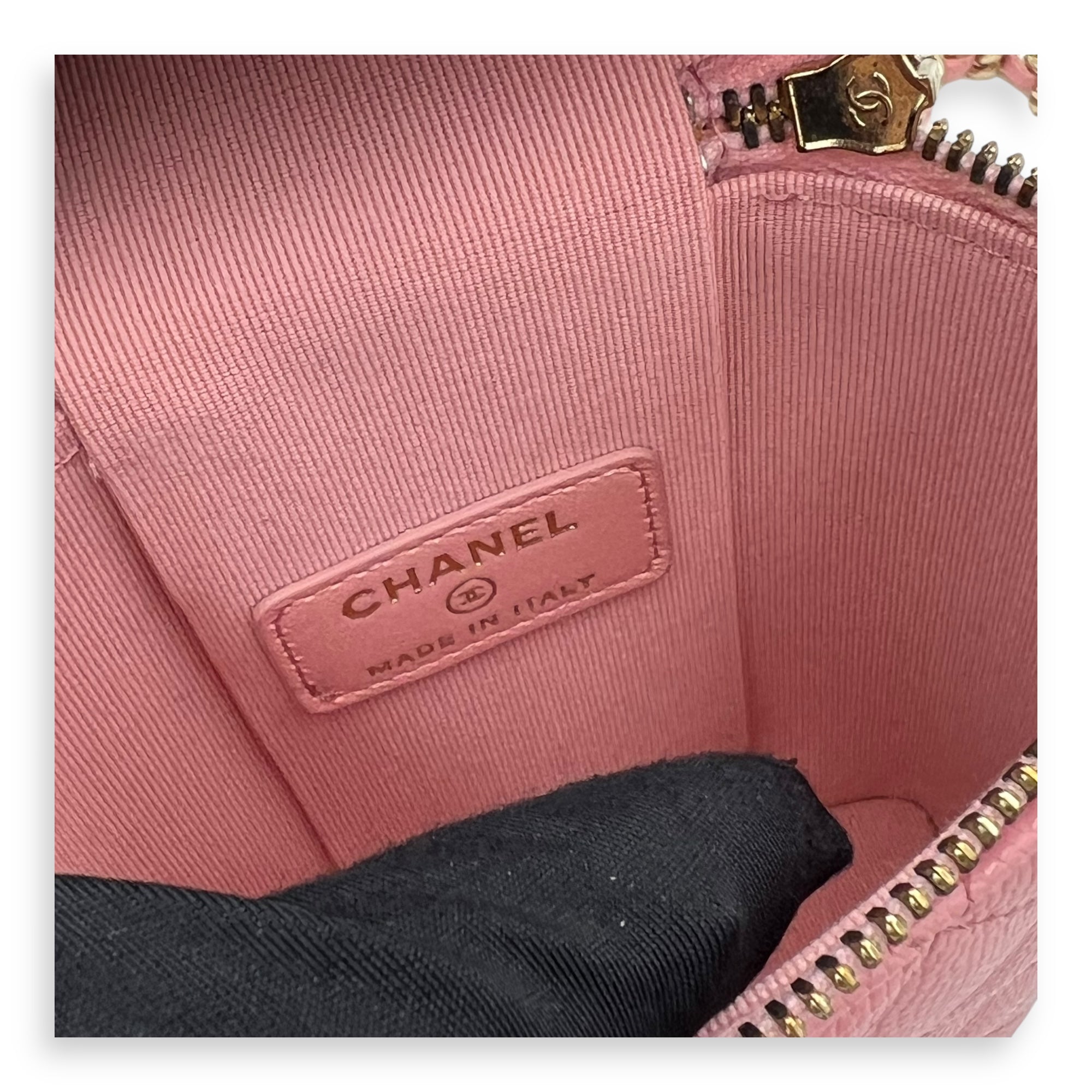 Chanel  Vanity Phone Crossbody bag in Caviar leather, Gold Hardware_9